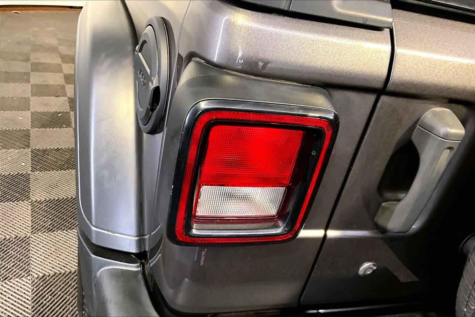 Used 2019 Jeep Wrangler Sport AWD/4WD image 28
