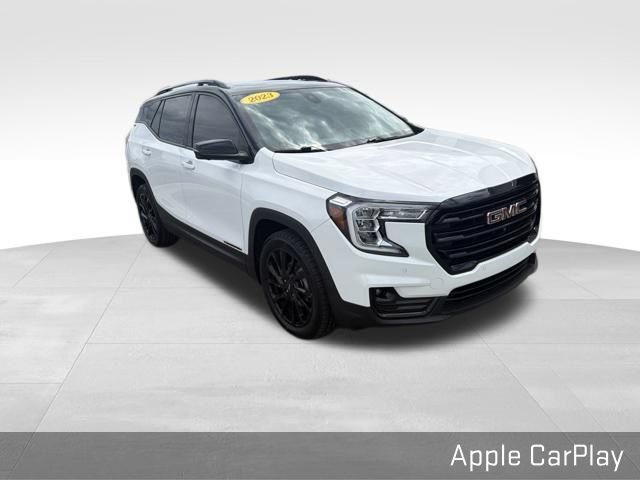 Used 2023 GMC Terrain SLT w/ Tech Package FWD image 3