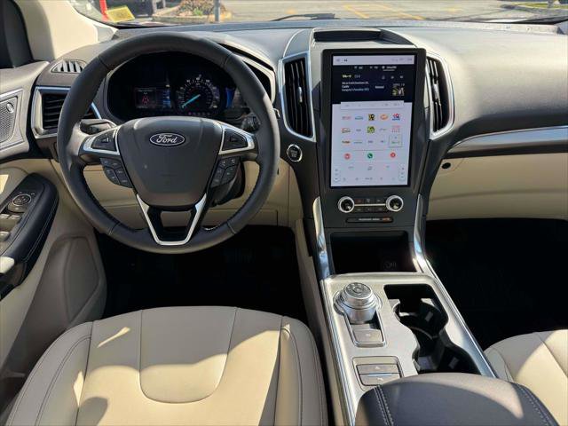 Used 2022 Ford Edge Titanium image 17