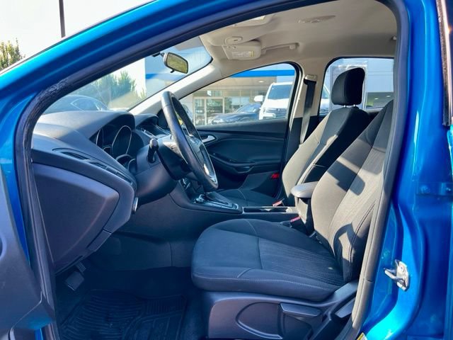 Used 2016 Ford Focus SE w/ SE Cold Weather Package FWD image 17
