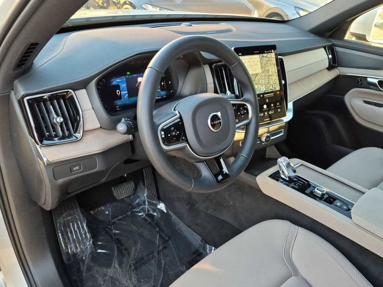 Certified 2026 Volvo XC90 B6 Plus AWD/4WD image 12