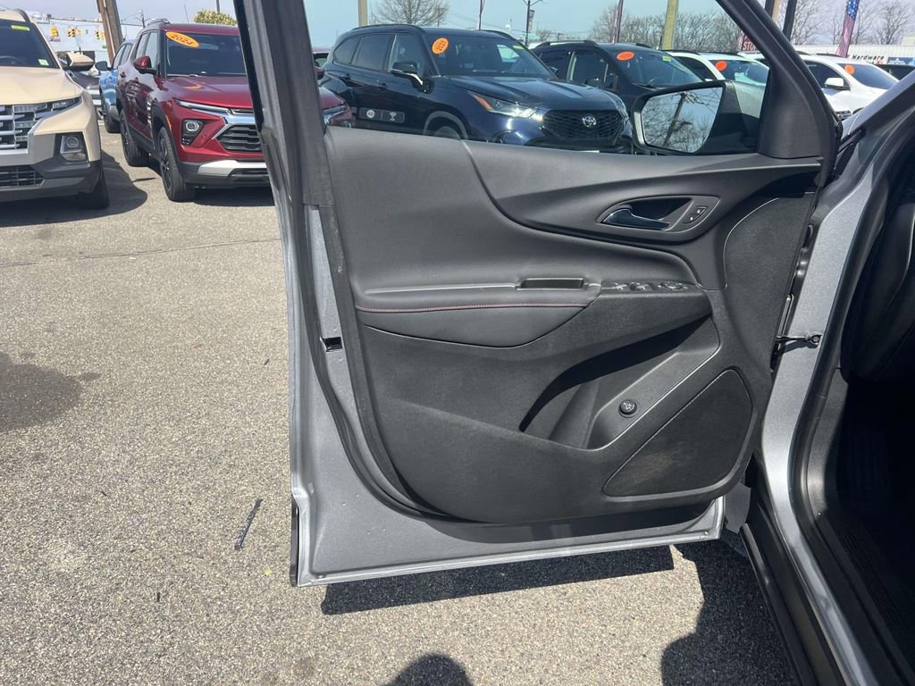 Used 2023 Chevrolet Equinox RS AWD/4WD image 15