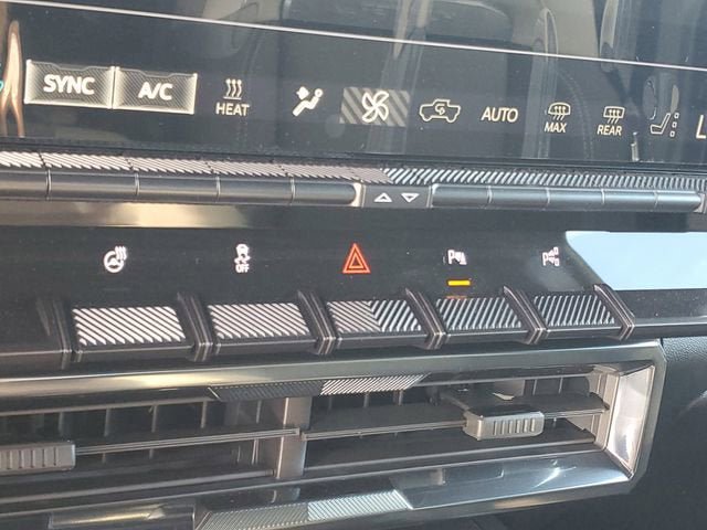 New 2026 GMC Hummer EV 4x4 Crew Cab image 24