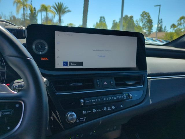 Used 2025 Lexus ES 300h w/ Premium Package FWD image 21
