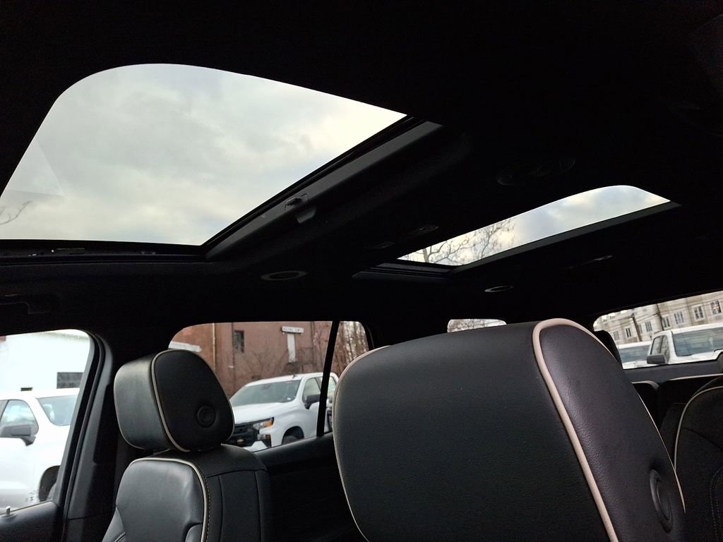 Used 2024 Chevrolet Traverse Premier w/ Redline Edition image 15