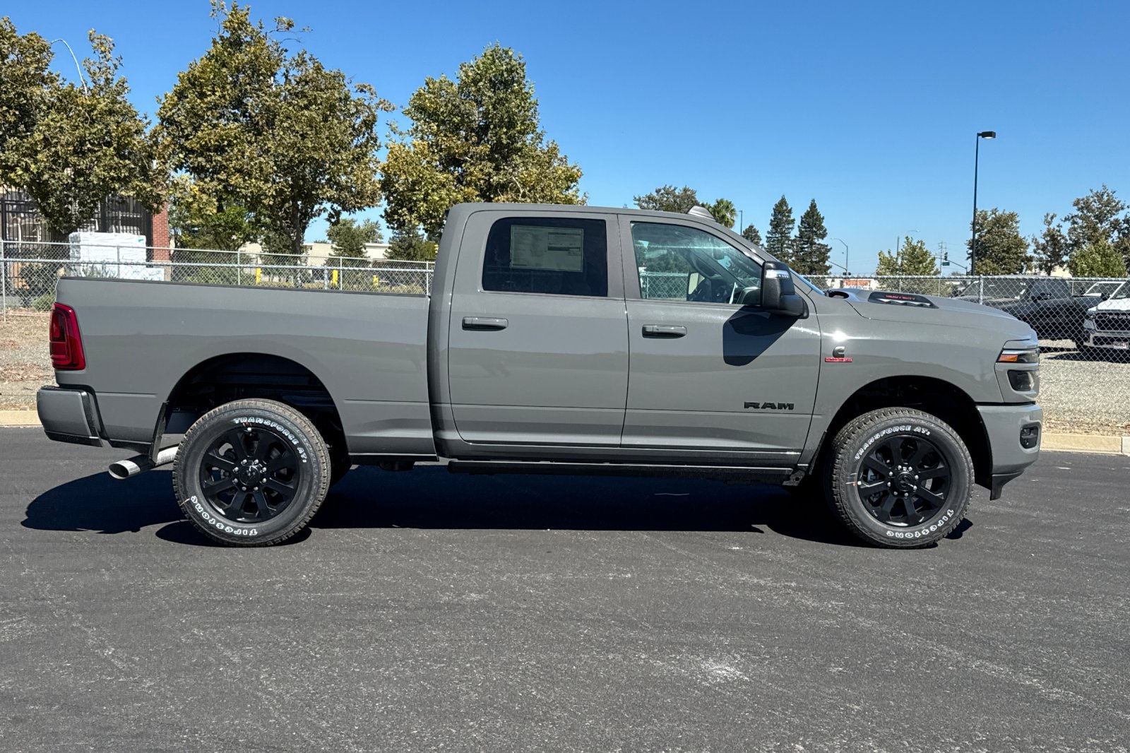 New 2026 RAM 2500 Laramie AWD/4WD image 2