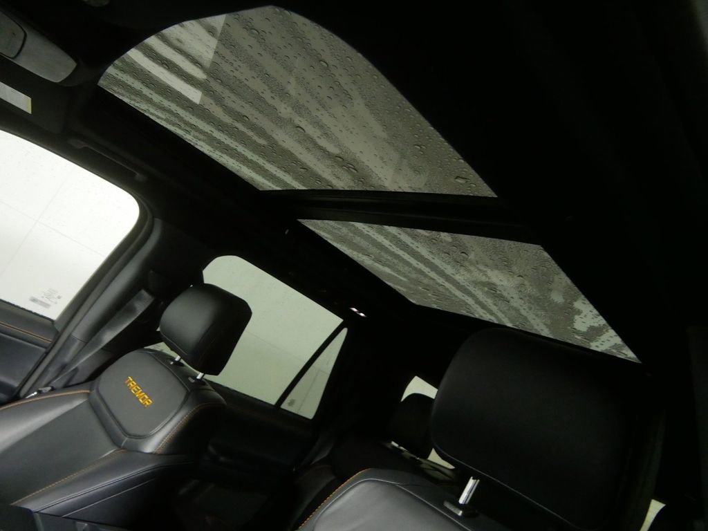 Used 2025 Ford Expedition Tremor image 13