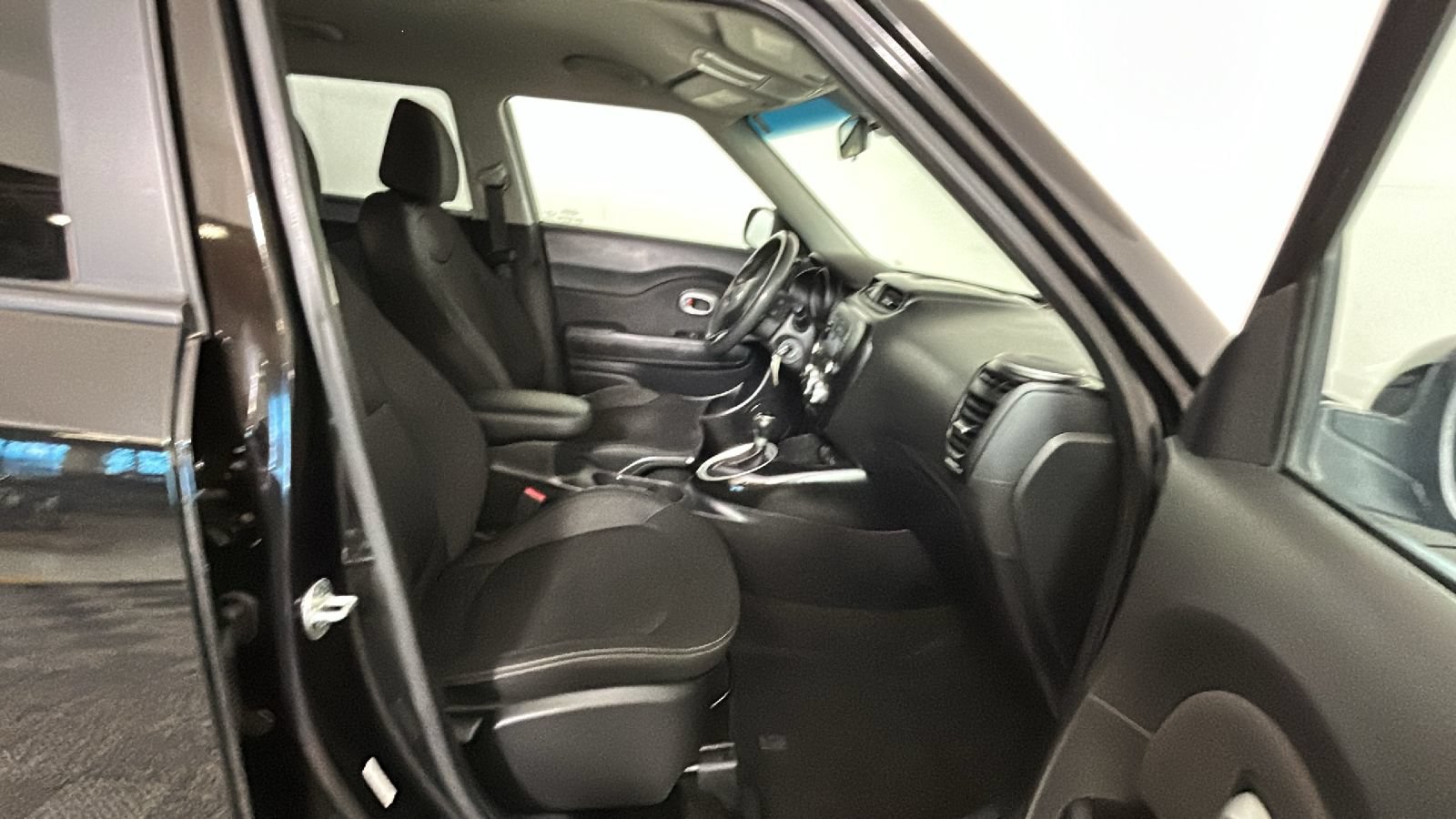 Used 2019 Kia Soul FWD image 35