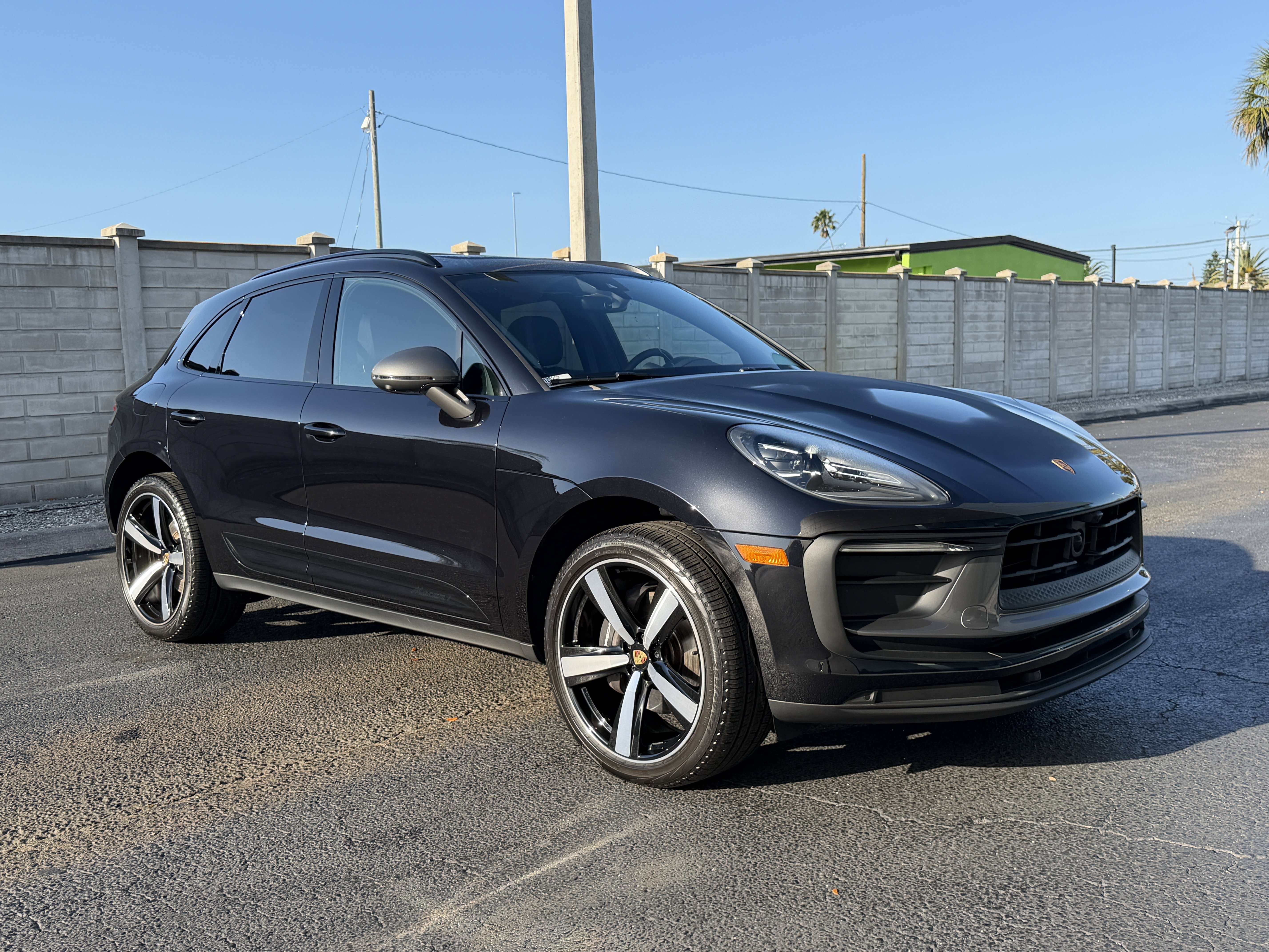 Certified 2025 Porsche Macan Turbo image 8