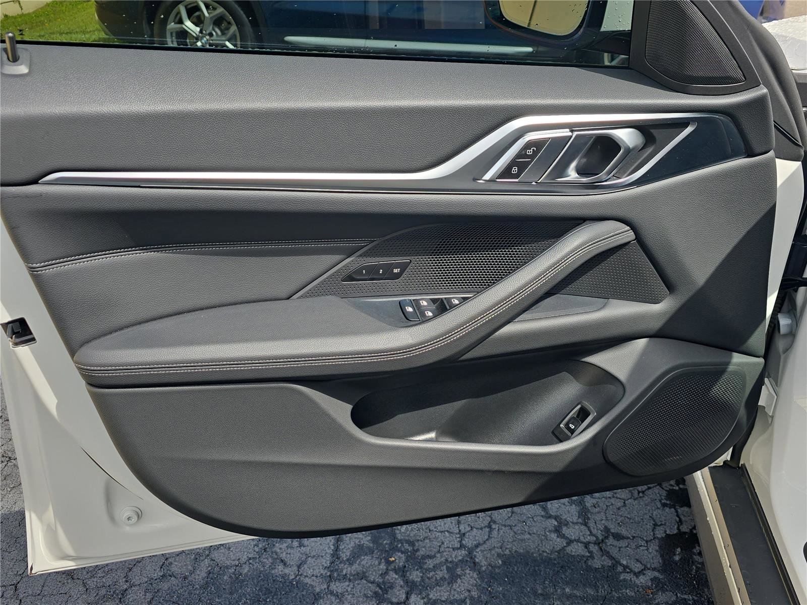 Used 2023 BMW i4 eDrive40 image 15