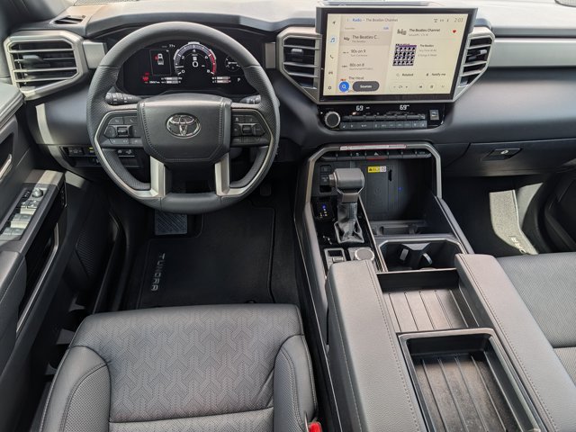 Used 2025 Toyota Tundra Limited AWD/4WD image 19