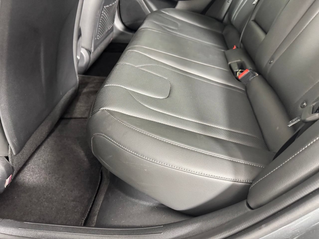Used 2025 Hyundai Elantra Limited FWD image 30