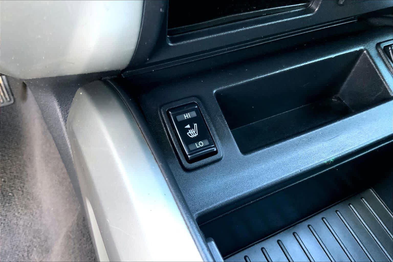 Used 2018 Nissan Titan SV w/ SV Convenience Package image 30