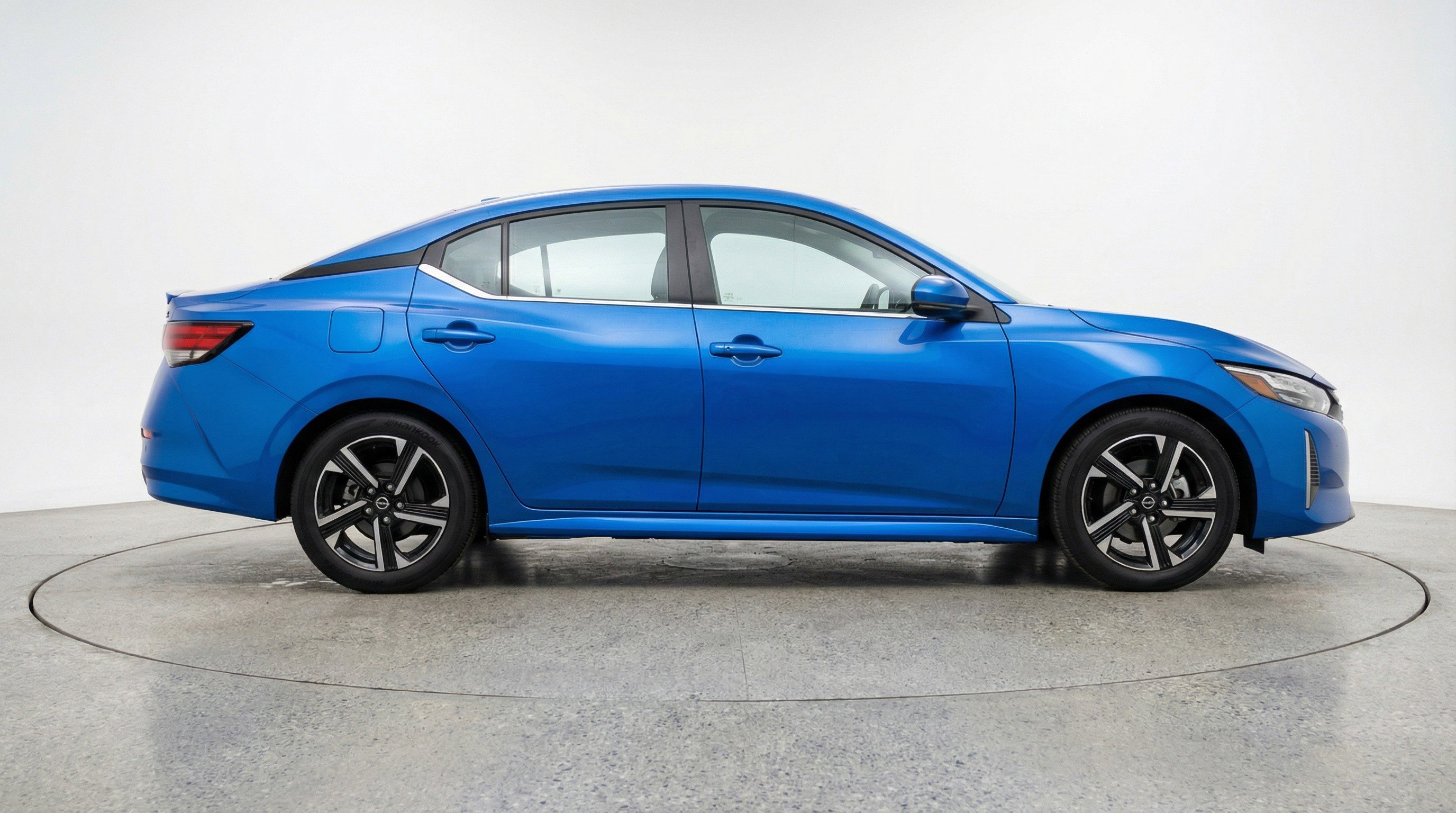 Used 2025 Nissan Sentra SV image 11