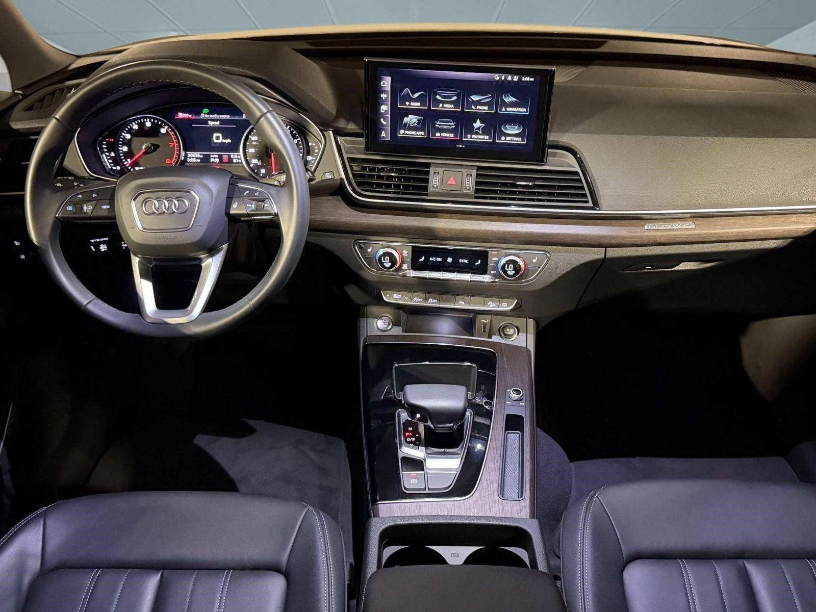 Used 2023 Audi Q5 2.0T Premium w/ Convenience Package AWD/4WD image 14
