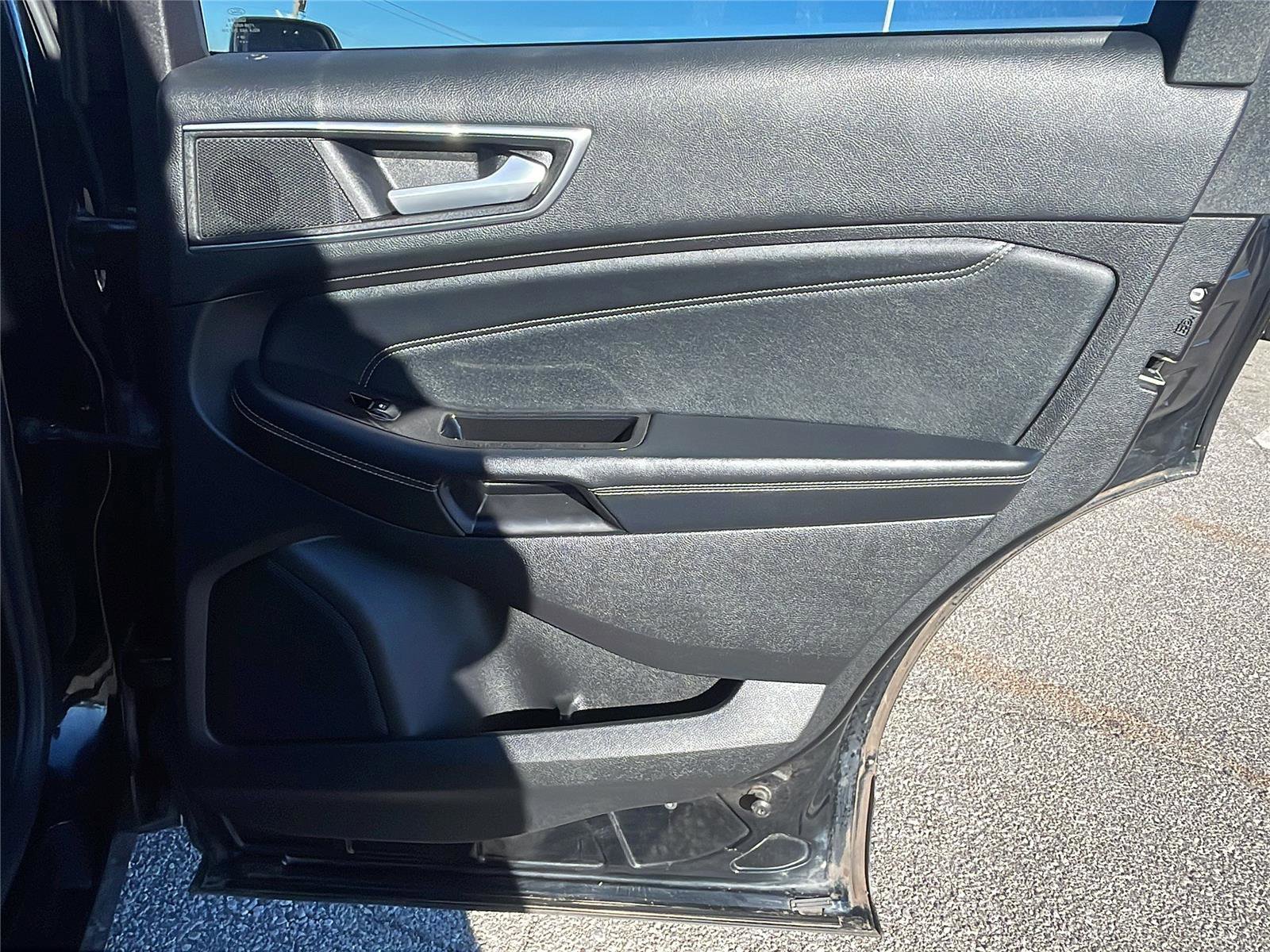 Used 2016 Ford Edge Titanium w/ Technology Package image 15