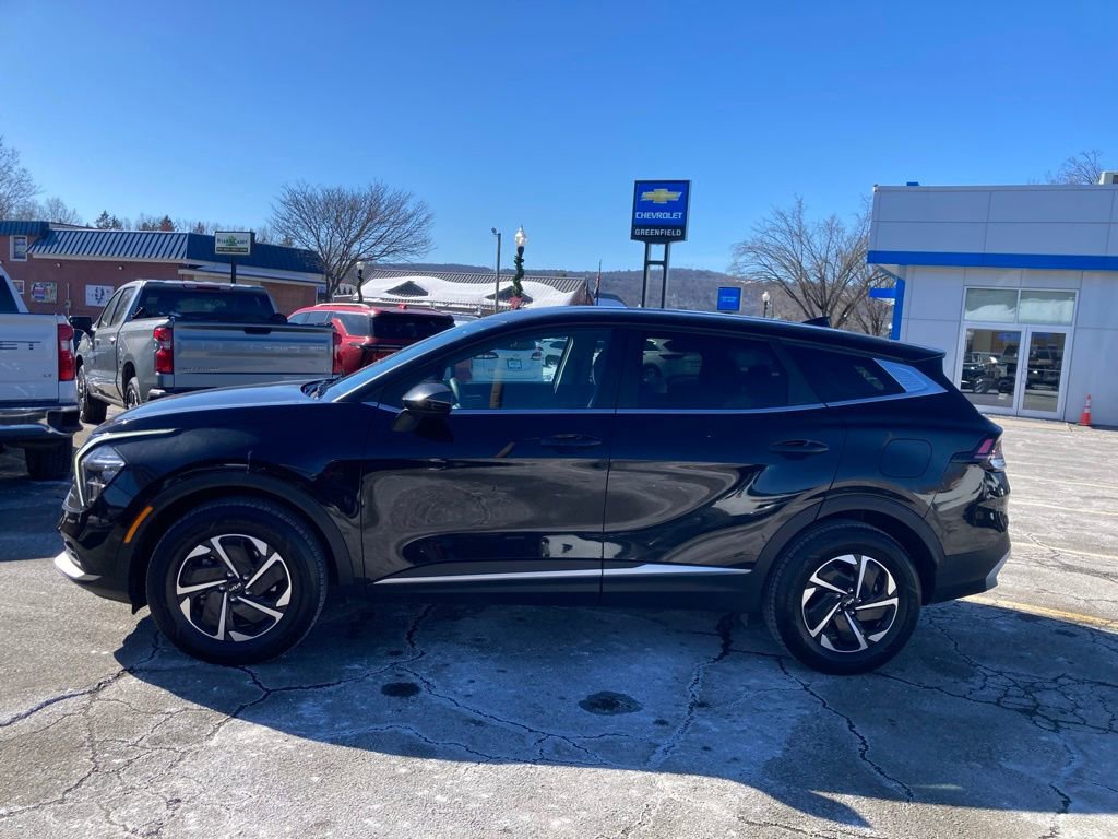 Used 2023 Kia Sportage LX image 4