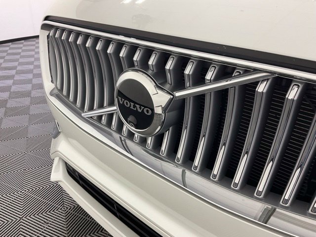 Certified 2024 Volvo XC90 T8 Plus w/ Protection Package Premier AWD/4WD image 9
