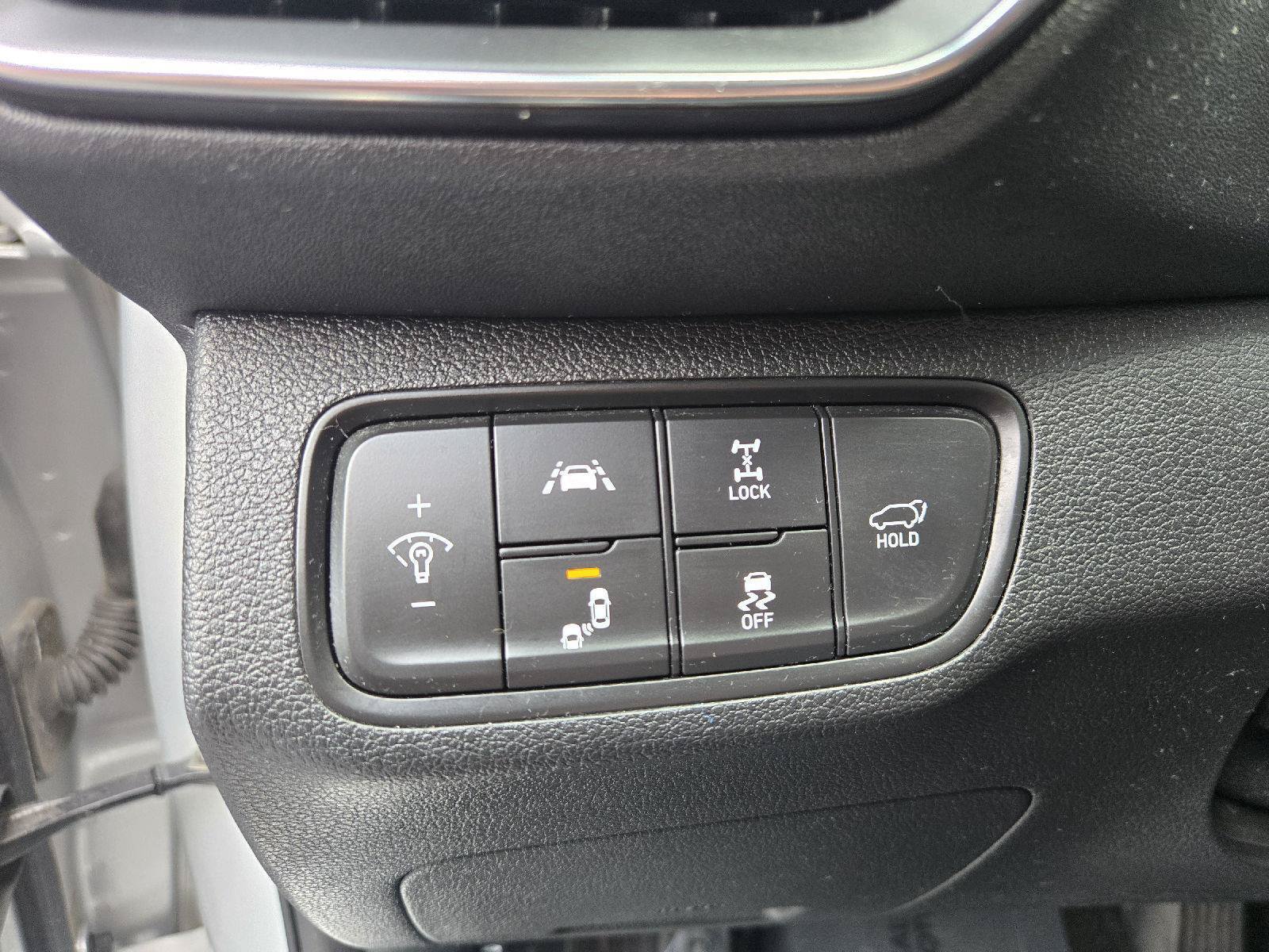 Used 2019 Hyundai Santa Fe AWD image 16