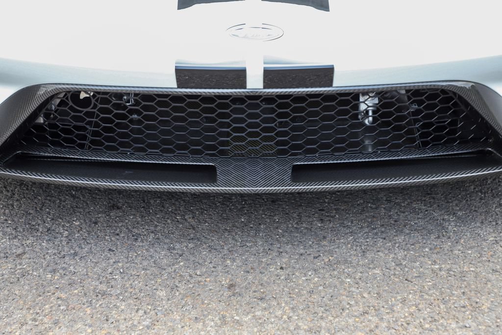 Used 2017 Ford GT RWD image 38