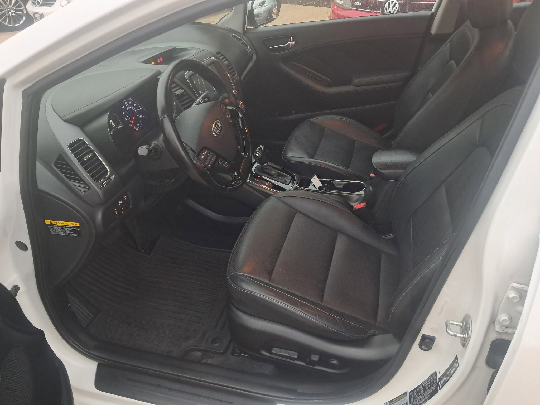 Used 2017 Kia Forte EX w/ EX Premium Plus Package FWD image 4