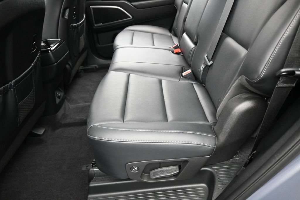 Used 2024 Kia Telluride LX FWD image 33