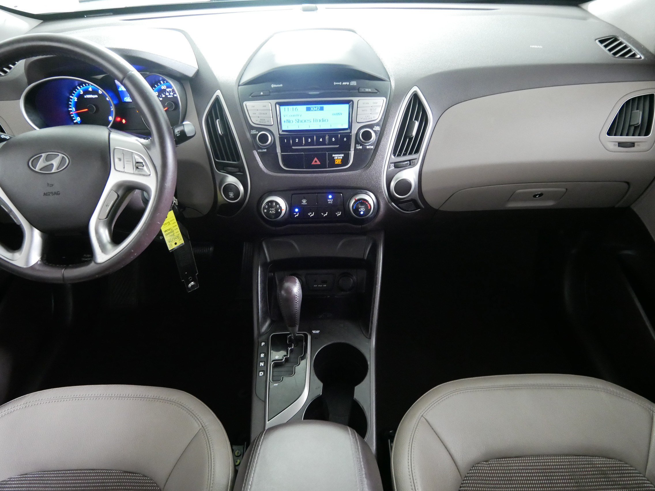 Used 2011 Hyundai Tucson GLS FWD image 10