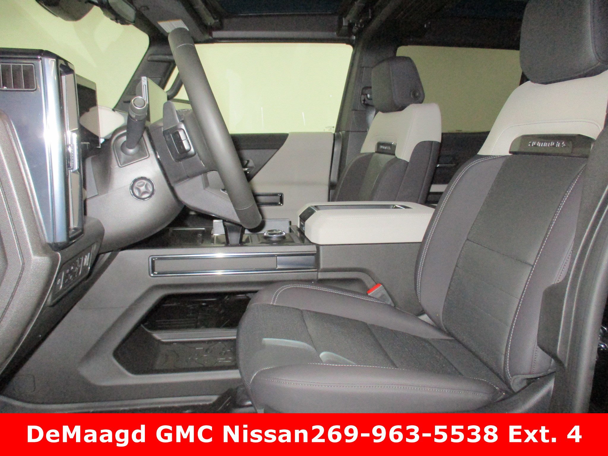 New 2026 GMC Hummer EV 4x4 Crew Cab w/ LPO, Dark Essentials Package image 16