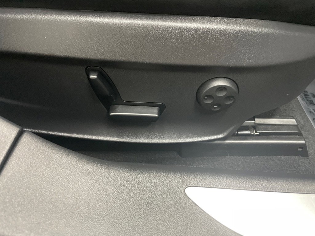 Used 2015 Tesla Model S 70 image 37