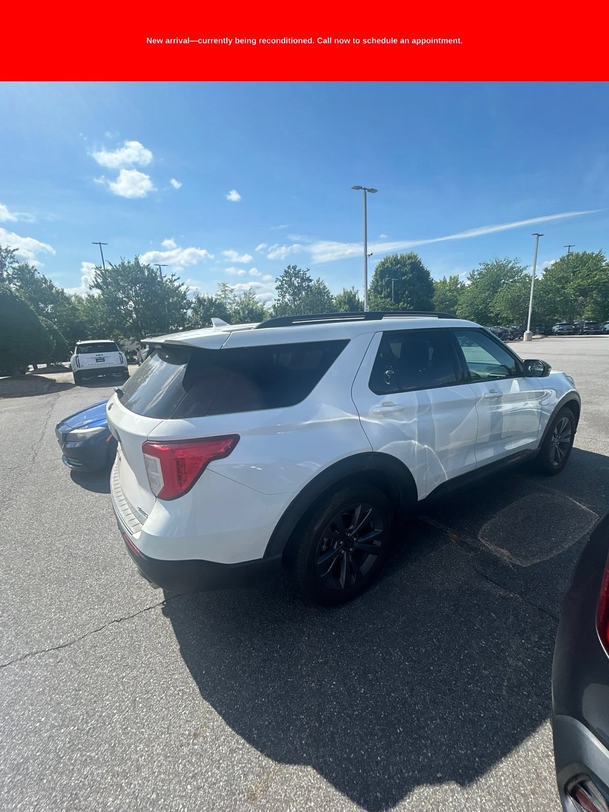 Used 2022 Ford Explorer XLT w/ Equipment Group 202A AWD/4WD image 7