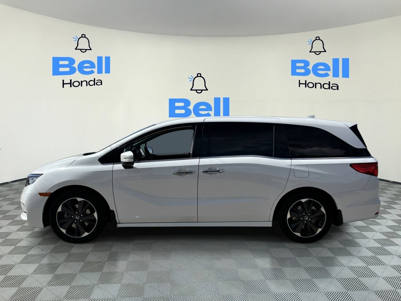 Certified 2024 Honda Odyssey Elite image 2
