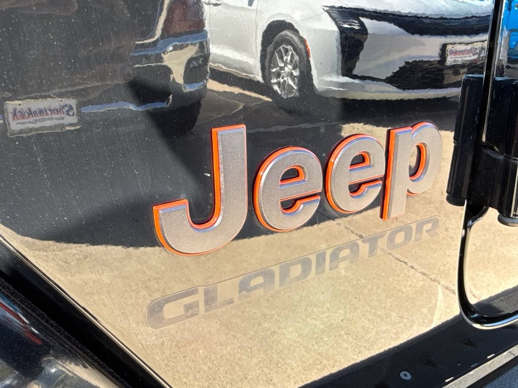 Used 2022 Jeep Gladiator Mojave w/ LED Lighting Group AWD/4WD image 6