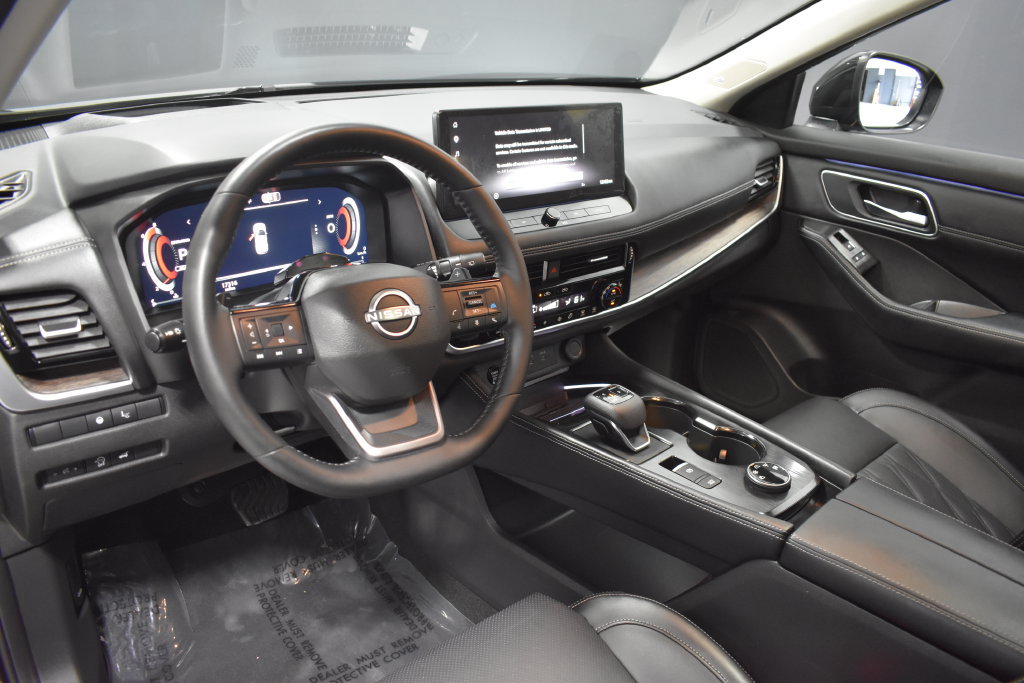 Certified 2026 Nissan Rogue Platinum w/ Tech Package AWD/4WD image 4
