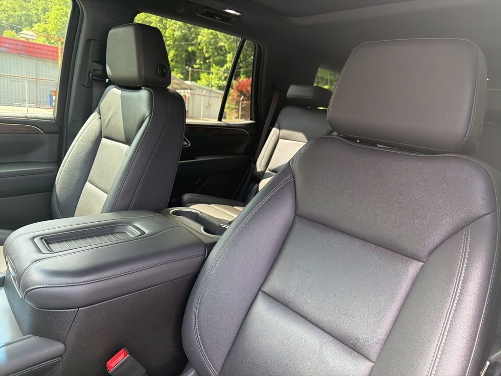 Used 2023 Chevrolet Tahoe Z71 w/ Luxury Package AWD/4WD image 9