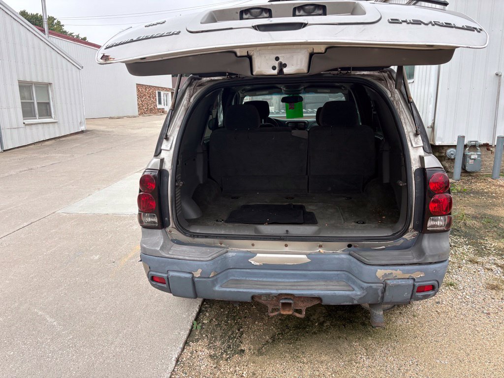 Used 2003 Chevrolet TrailBlazer LT w/ Driver Convenience Package AWD/4WD image 6