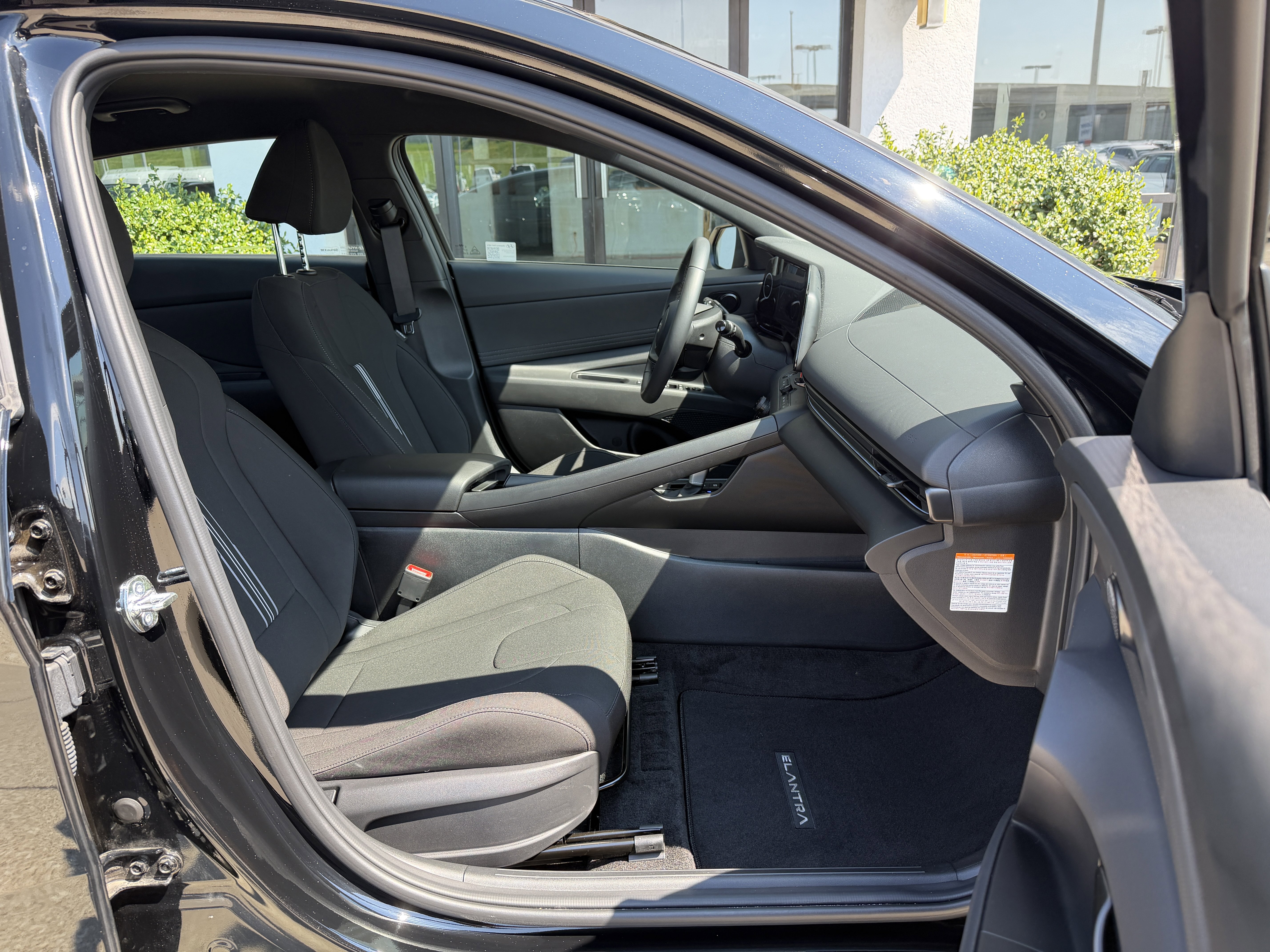 Certified 2025 Hyundai Elantra SEL image 17