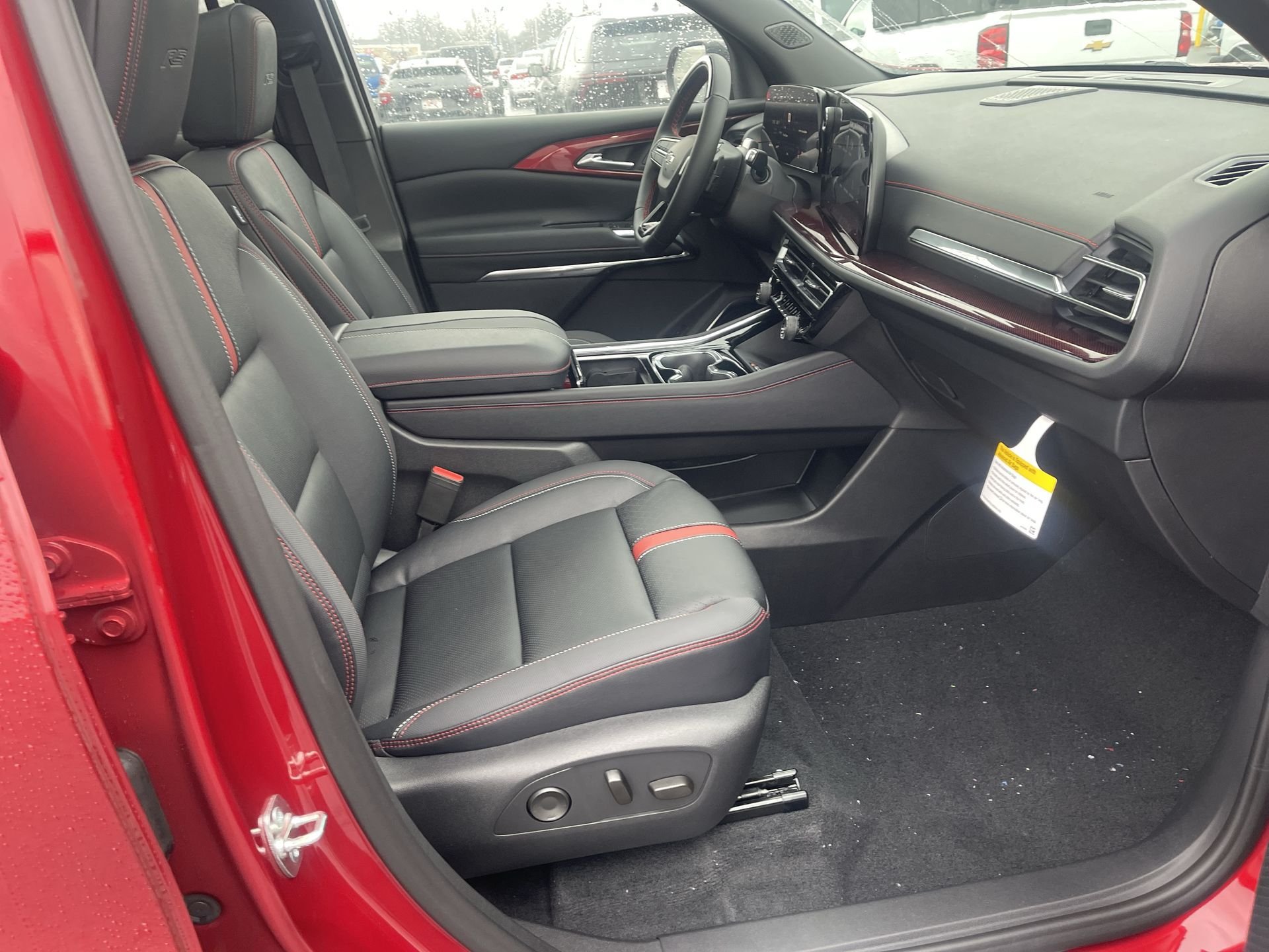 New 2026 Chevrolet Traverse RS w/ LPO, Floor Liner Package AWD/4WD image 65