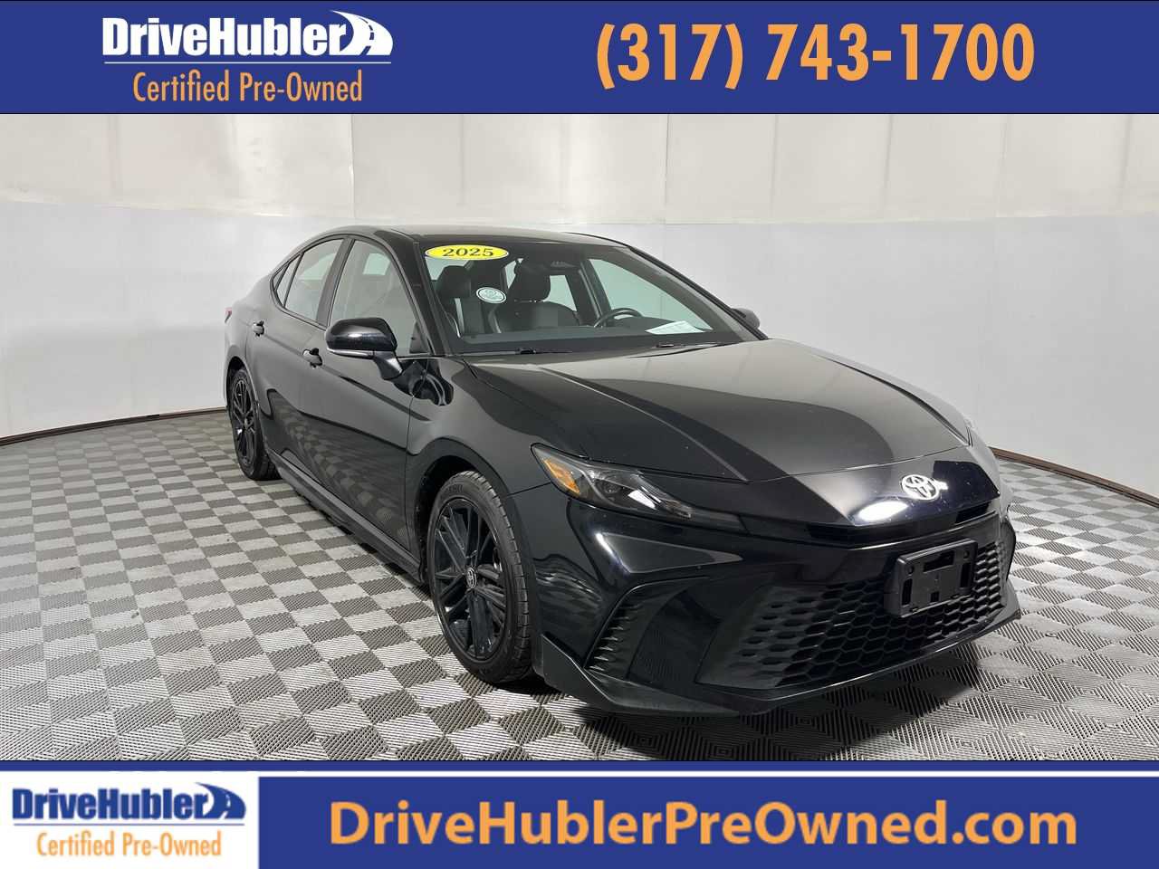 Used 2025 Toyota Camry SE FWD image 1