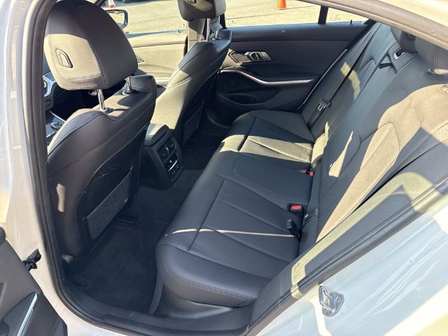 Used 2020 BMW 330i xDrive Sedan w/ Convenience Package AWD/4WD image 17