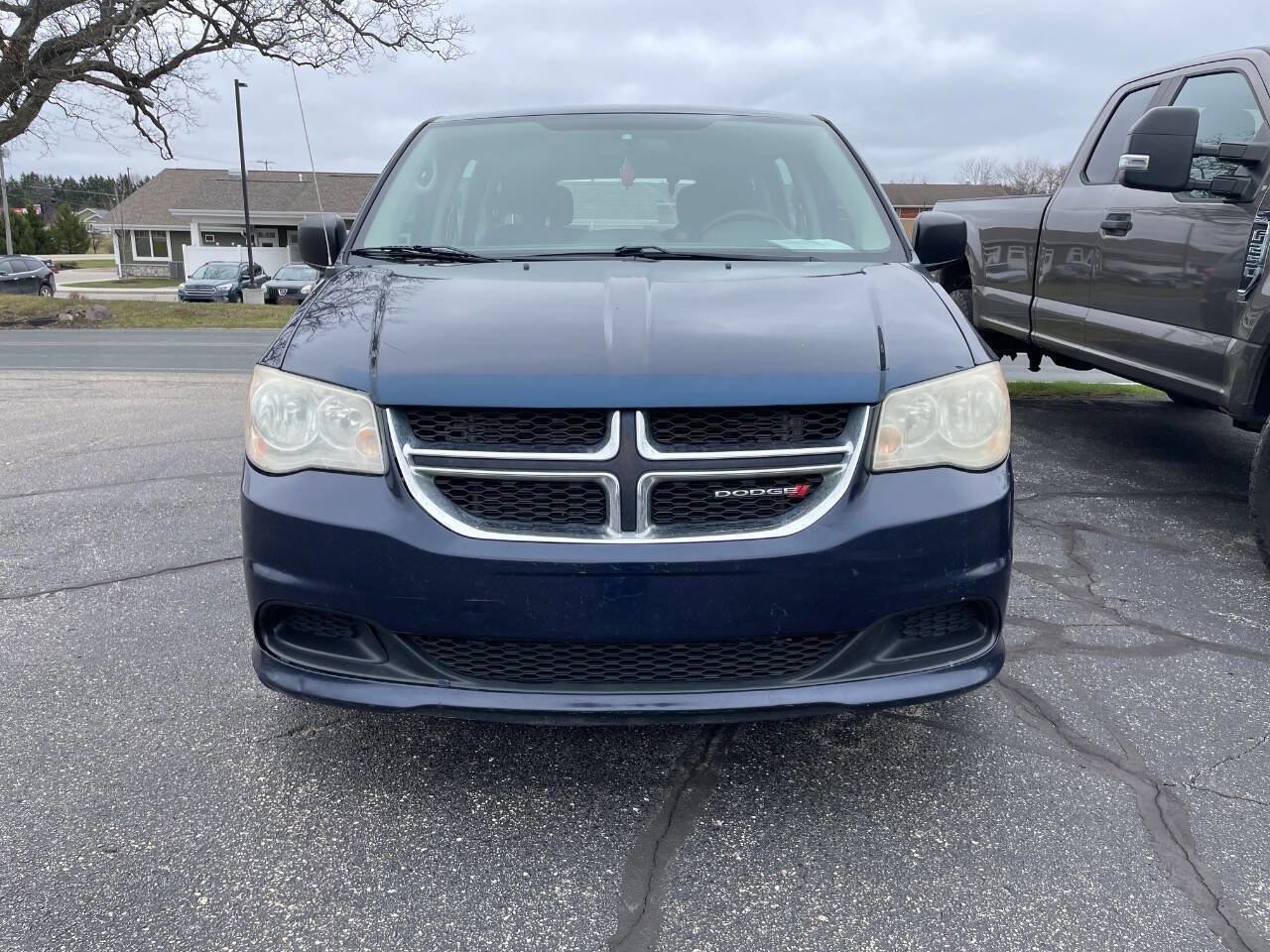 Used 2012 Dodge Grand Caravan American Value Package FWD image 2