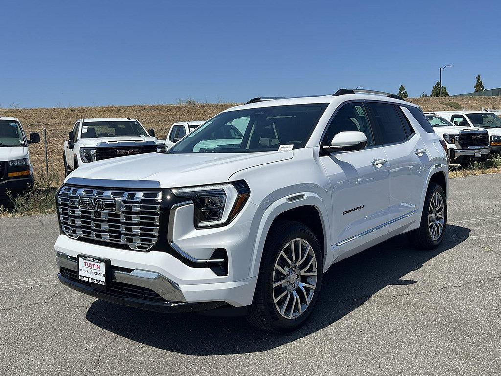 New 2027 GMC Terrain Denali w/ LPO, Black Badging Package AWD/4WD image 7