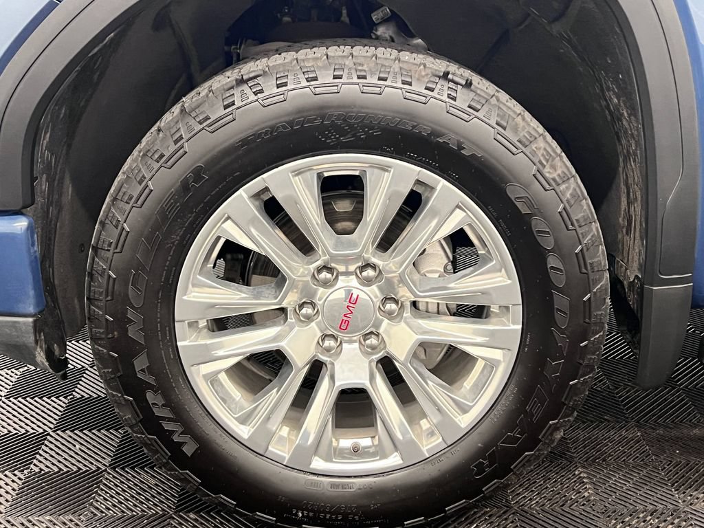 Used 2025 GMC Sierra 1500 Denali w/ Technology Package AWD/4WD image 11