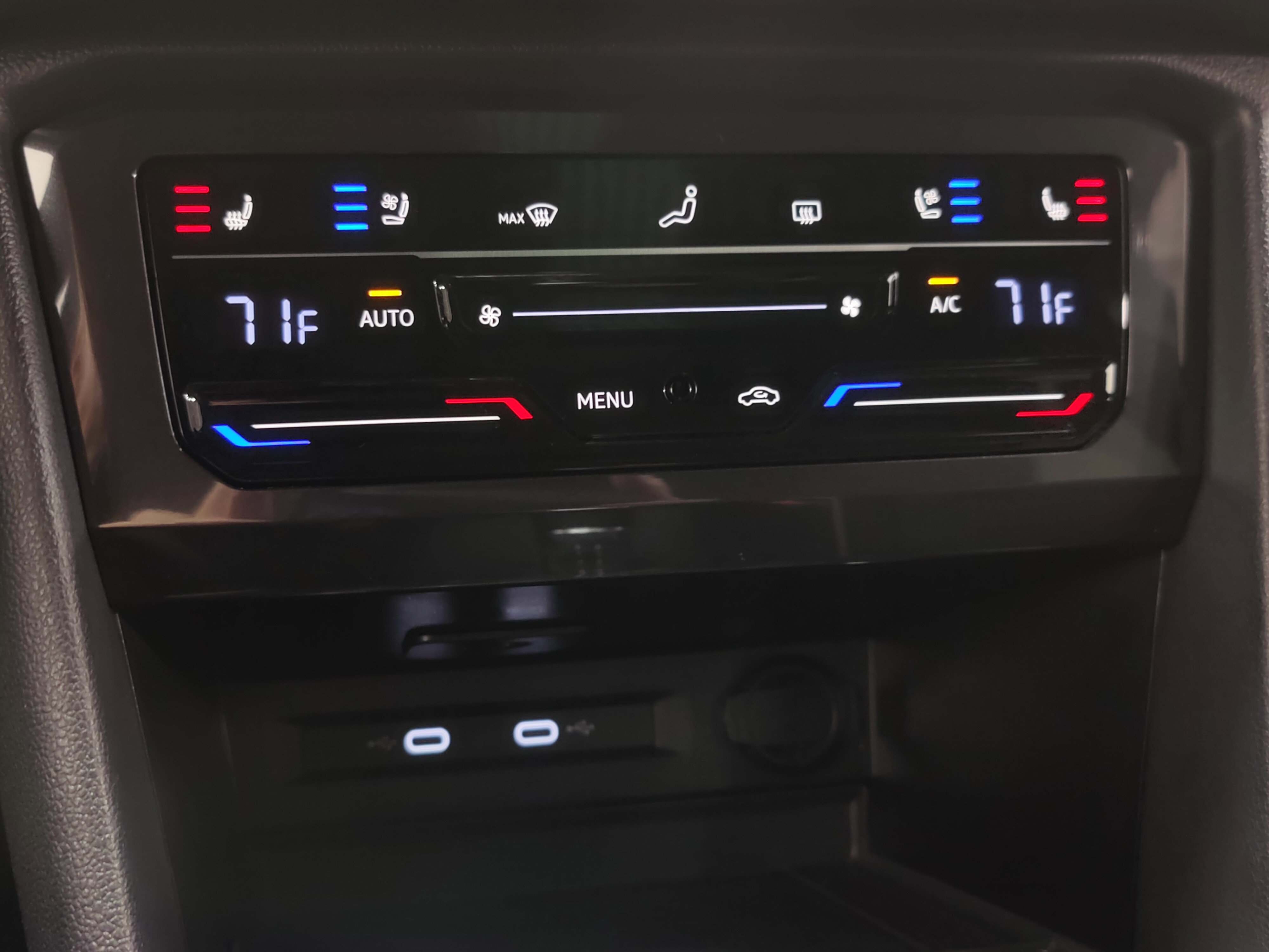 Used 2024 Volkswagen Tiguan SEL R-Line image 27