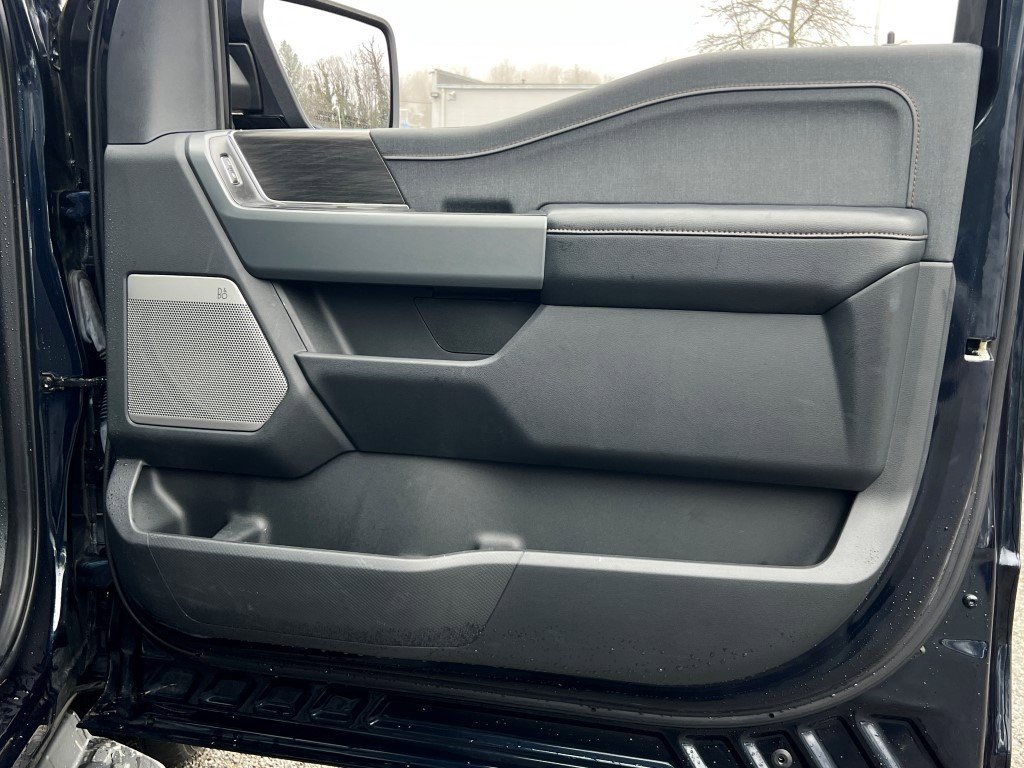 Used 2024 Ford F150 Lightning Lariat image 9