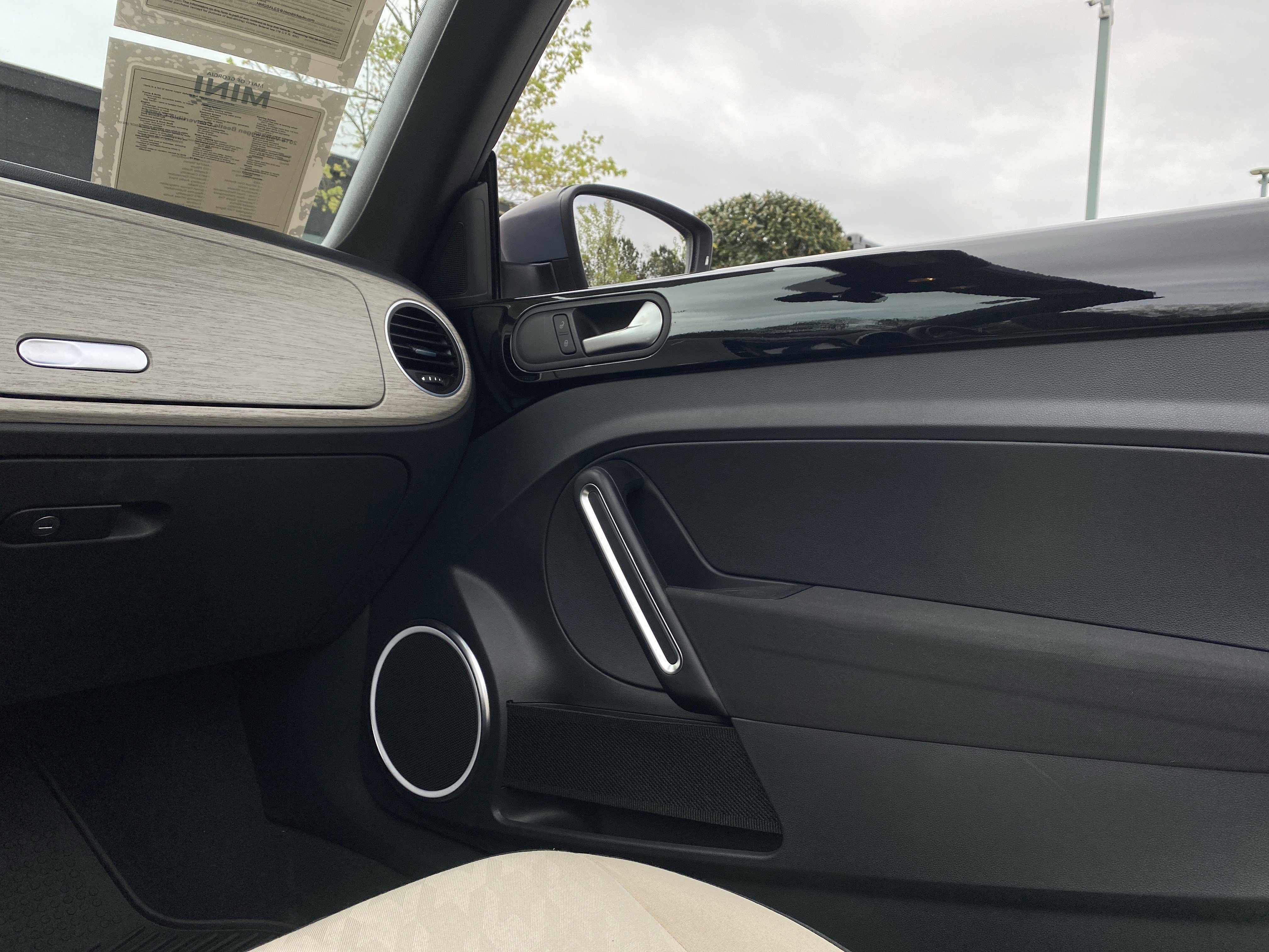 Used 2018 Volkswagen Beetle 2.0T Coast w/ Coast Lighting Package image 40