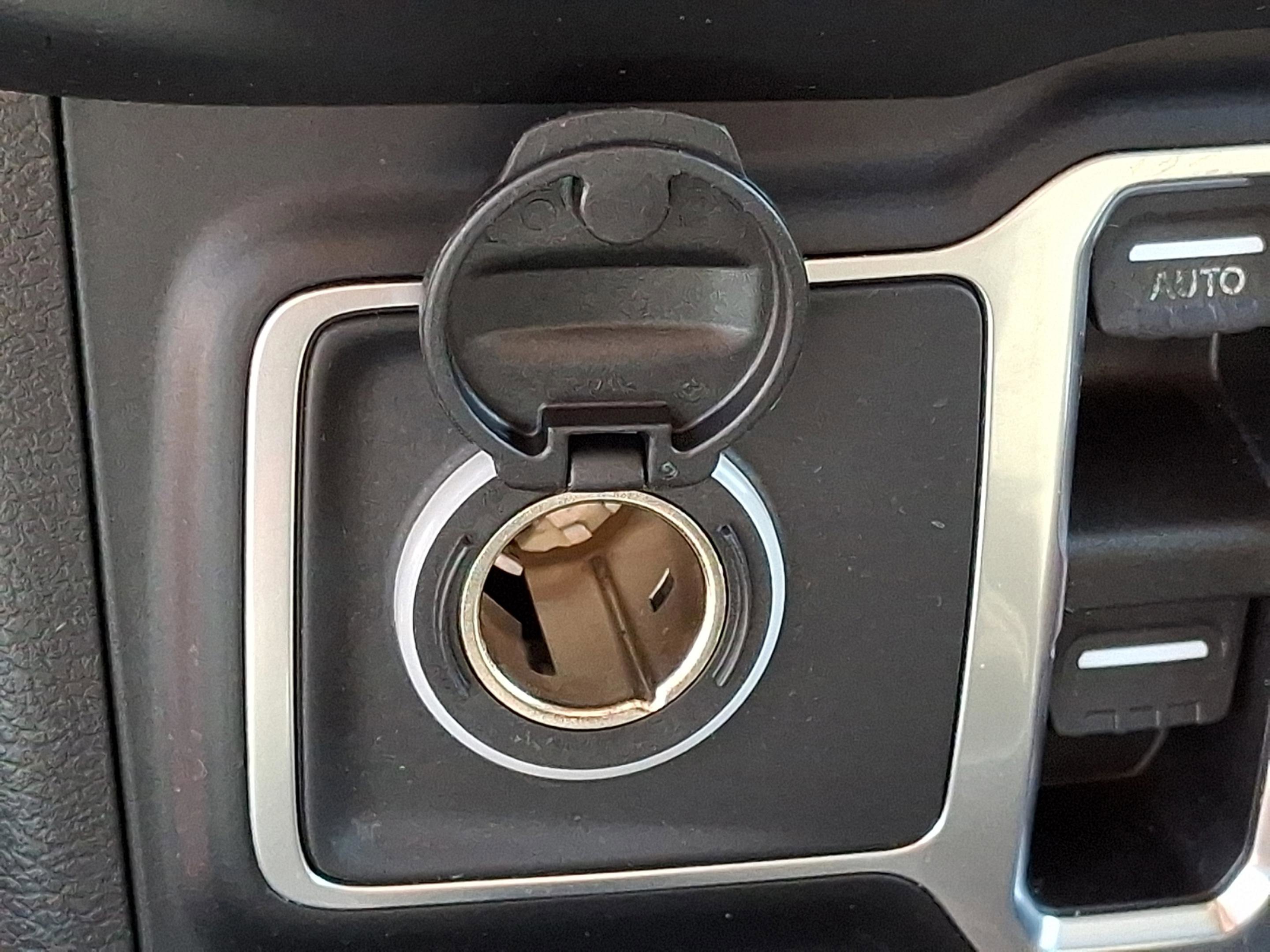 Certified 2018 Jeep Wrangler Unlimited Sahara image 24