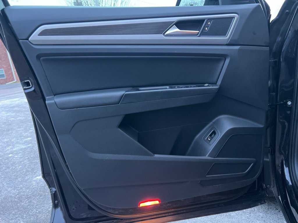 Used 2019 Volkswagen Atlas SE w/ Towing Package image 12