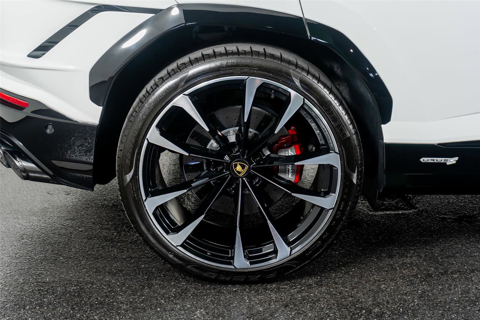 Used 2023 Lamborghini Urus S image 9