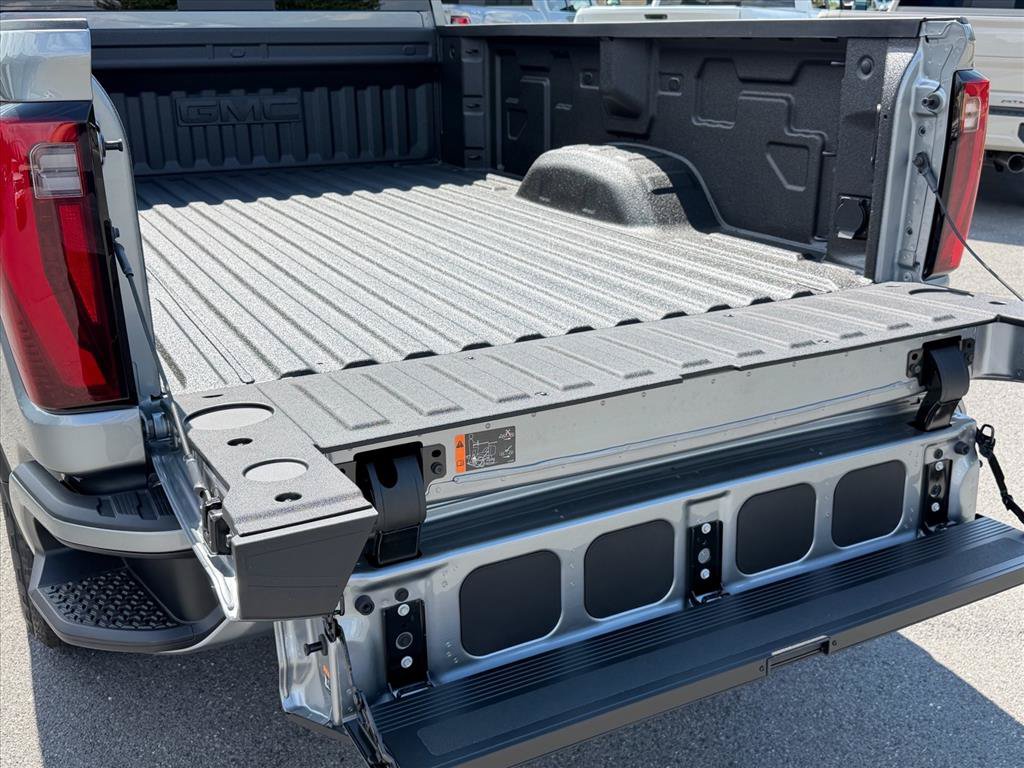 New 2026 GMC Sierra 3500 Denali w/ Denali Reserve Package AWD/4WD image 4