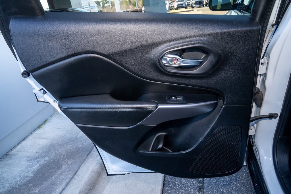 Used 2020 Jeep Cherokee Latitude image 15